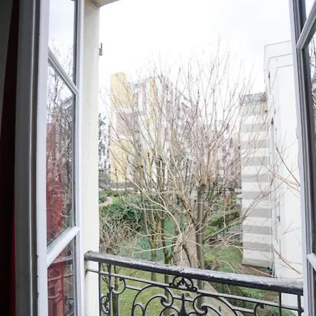 Apartment Charming Near Pere Lachaise *